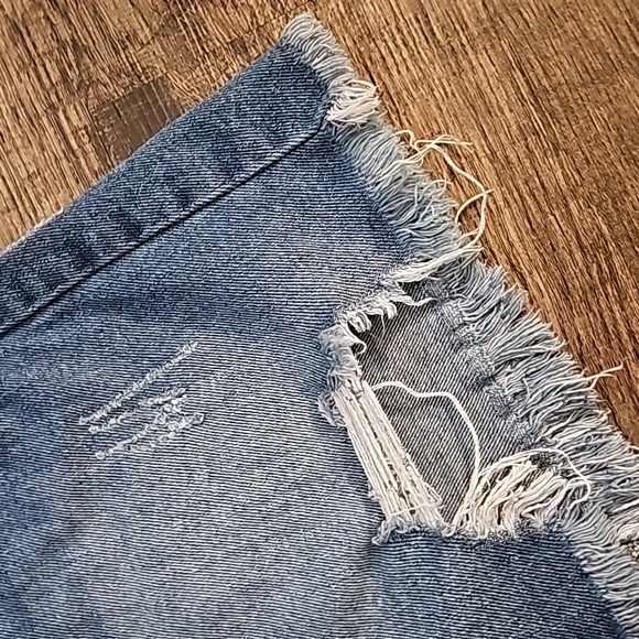 Wild Fable Denim Distressed Jean Skirt Size 4 - Picture 9 of 10
